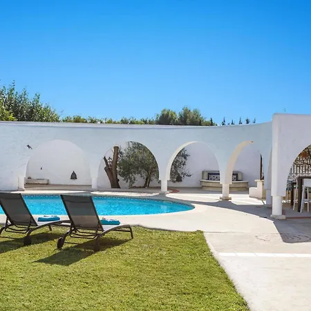 Вилла Les Arches By